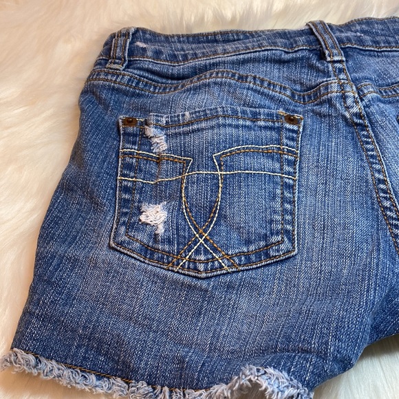 T Five Denim- Frayed & Distressed Denim Shorts - Picture 5 of 8